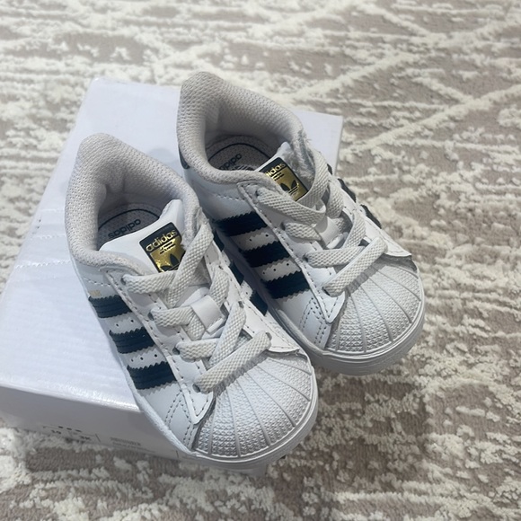 ADIDAS SUPERSTAR CLASSIC 4 SNEAKERS SHOES - Picture 1 of 5